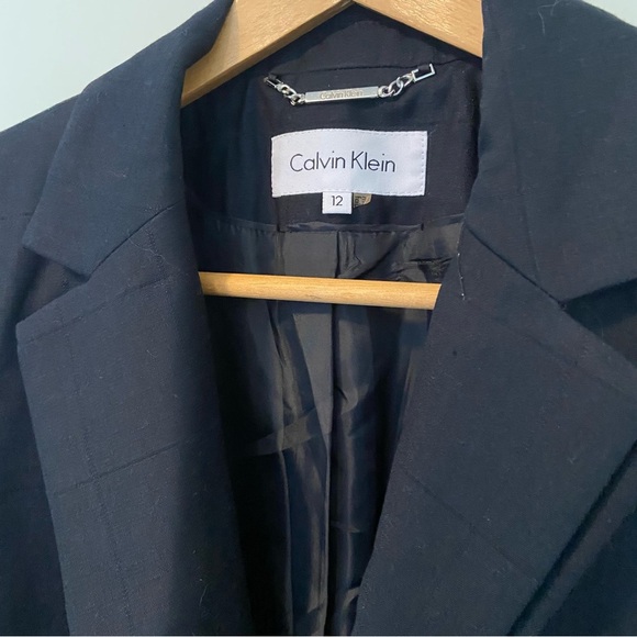 Calvin Klein Classic Black Blazer and matching pants set. - Picture 6 of 12